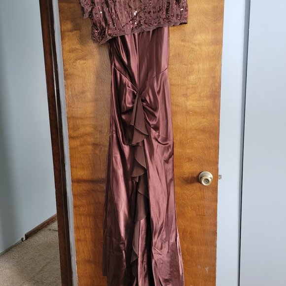 Satin dress - Picture 2 of 2